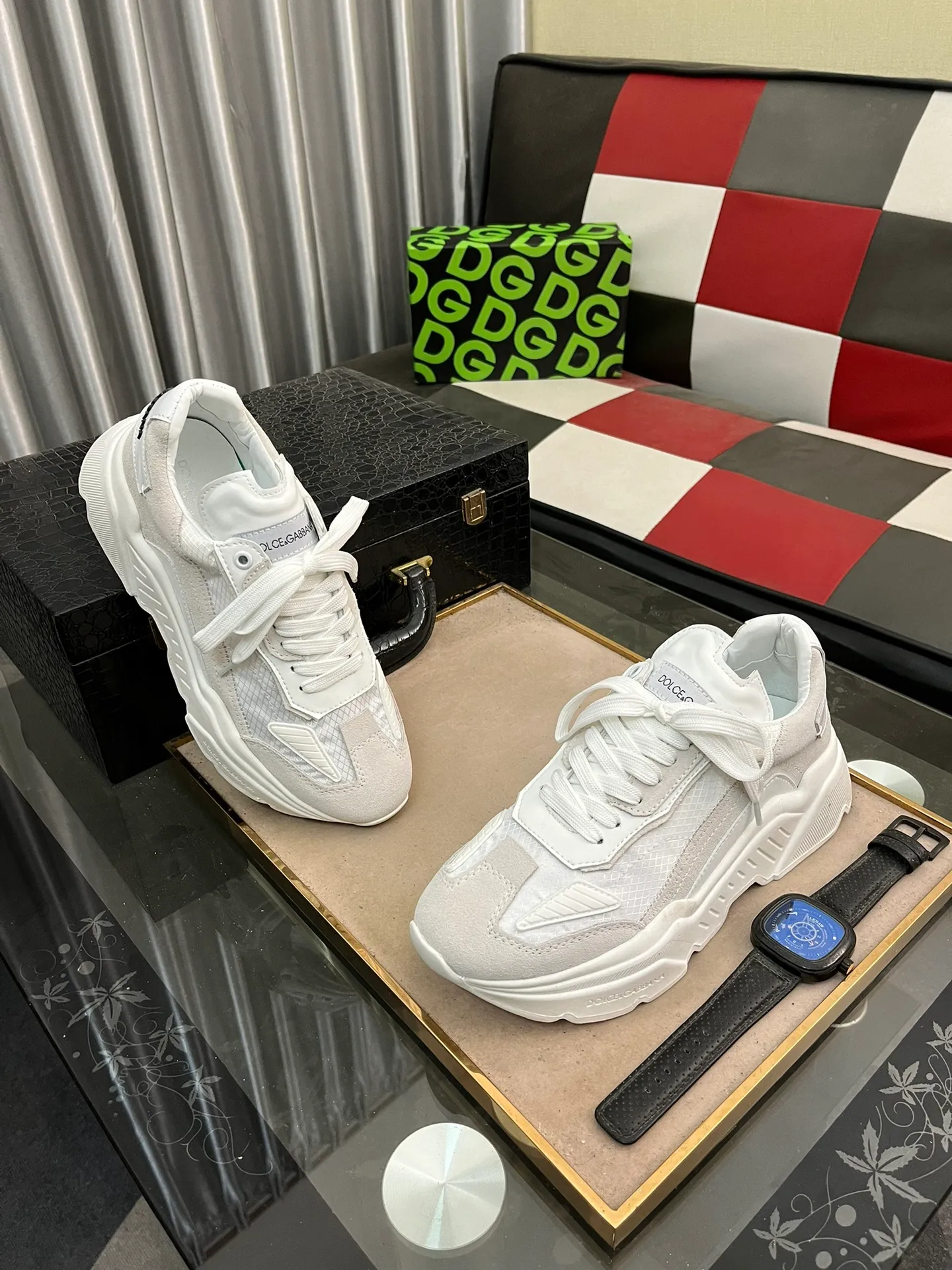 Men's men's shoes💰480⌚️⌚️New Dolce & Gabbana/DG heavy industry series, new casual fashion shoes👟Simple and elegant style, fashionable and exclusive👑Fashionable and generous. Original breathable cotton + hand-painted craftsmanship, comfortable breathable lining. Exquisite luxury, super A level! Compared with the genuine product at the counter, the version is no worse at all💕Size: 35-46